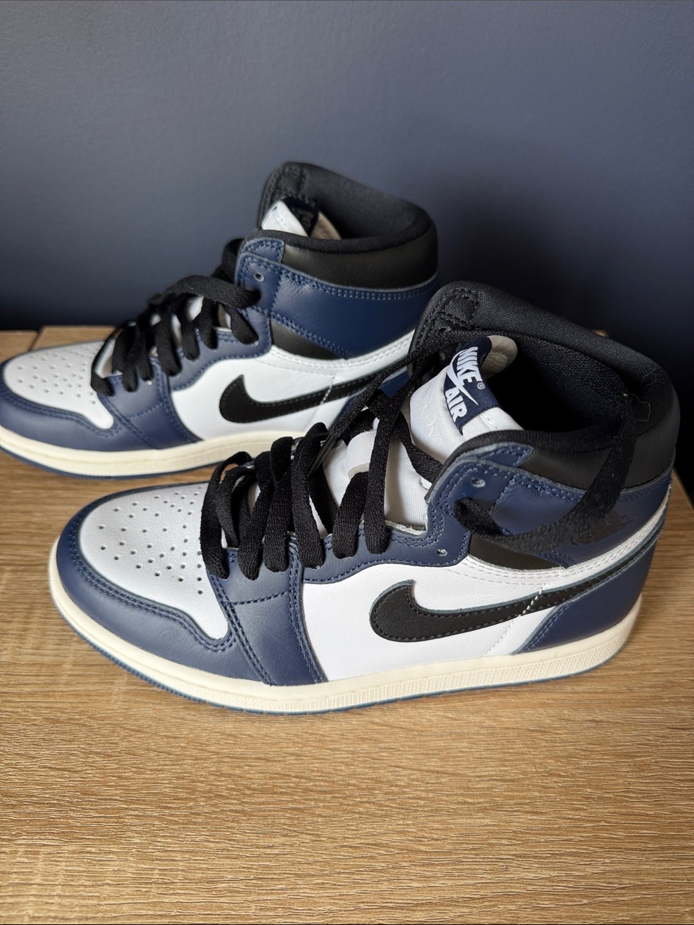 New in box🔥Nike Men’s Sneaker Box - Navy/White